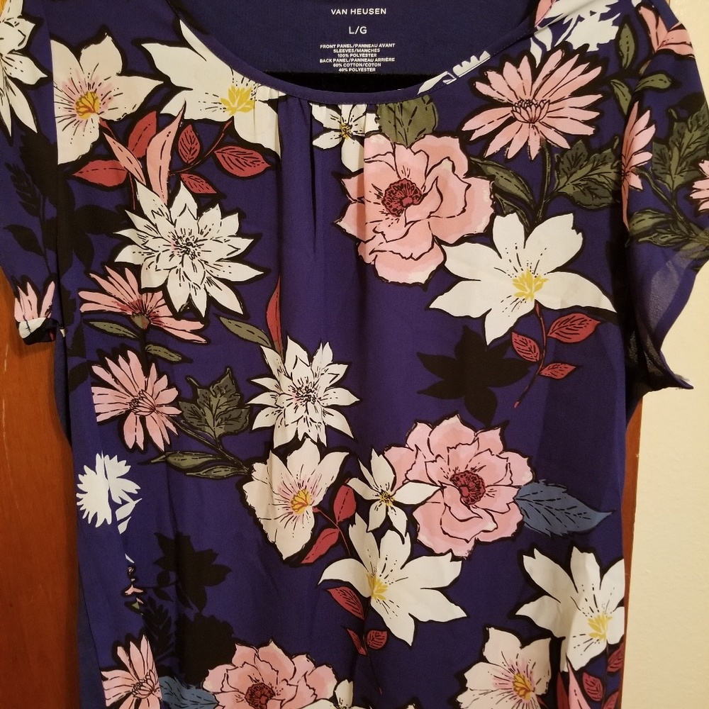 Lot of Van Heusen tops sz L